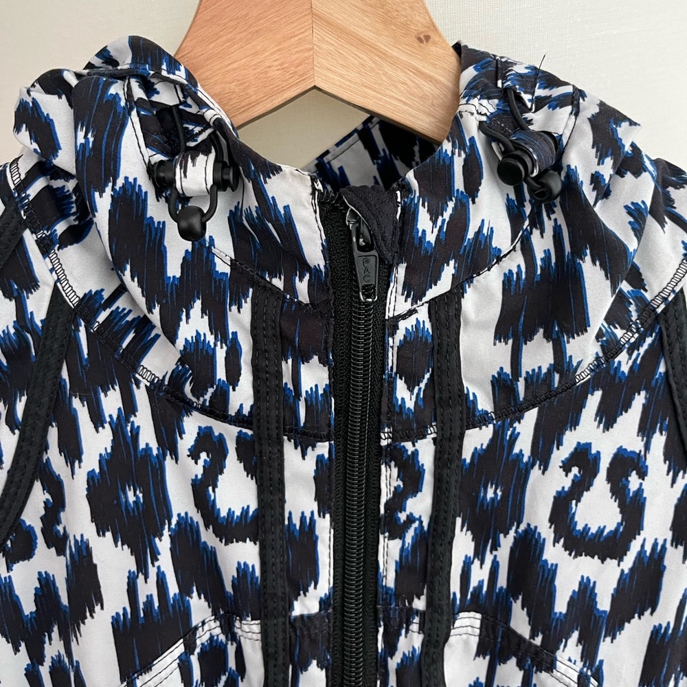 Lululemon Down Time Jacket - Picture 3 of 6